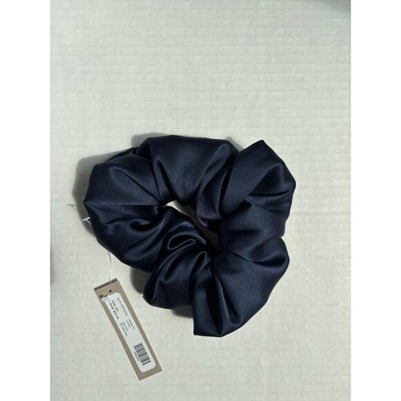 HAVEN WELL WITHIN WOMENS WASHABLE SILK HAIR SCRUNCHIE NAVY MSRP $20.00 ponytail - Picture 12 of 16
